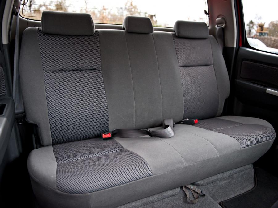  Toyota Hilux Double Cab 2011 года  (UK) (фото 3 из 30)
